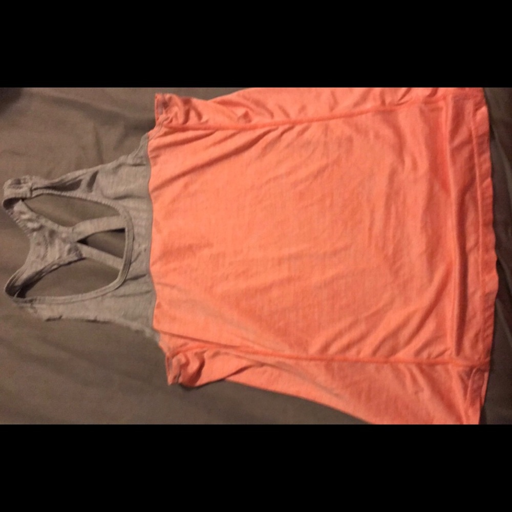 Reebok size small tank